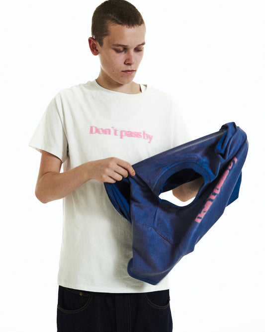 Motion Logo T-shirt "Don't pass by" White / Sun-faded Navy blue
